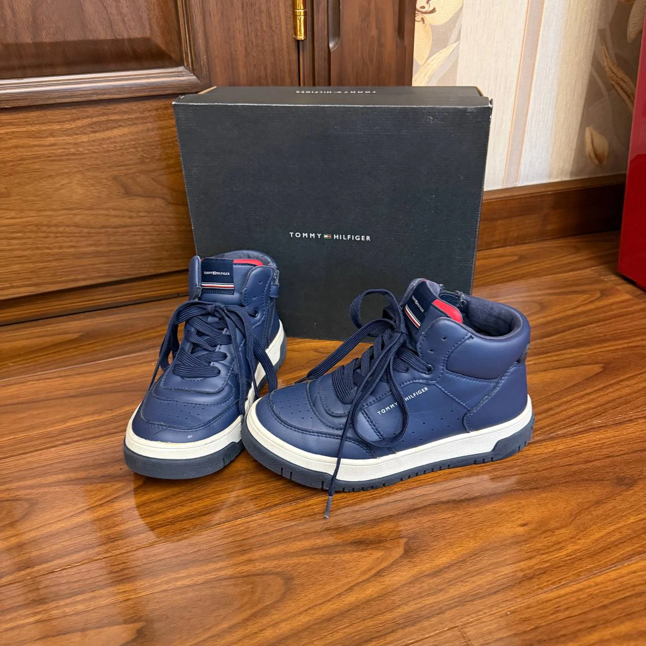 TOMMY HILFIGER oyoq kiyim, EU 34 — 2