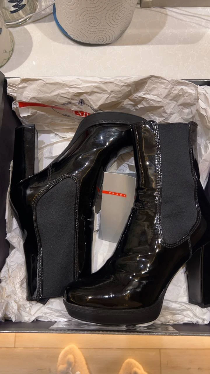 Prada Лакированные ботильоны челси, EU 36 — 2