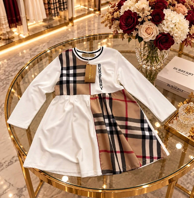 BURBERRY двойка, 7/8, 9/11 лет — 1