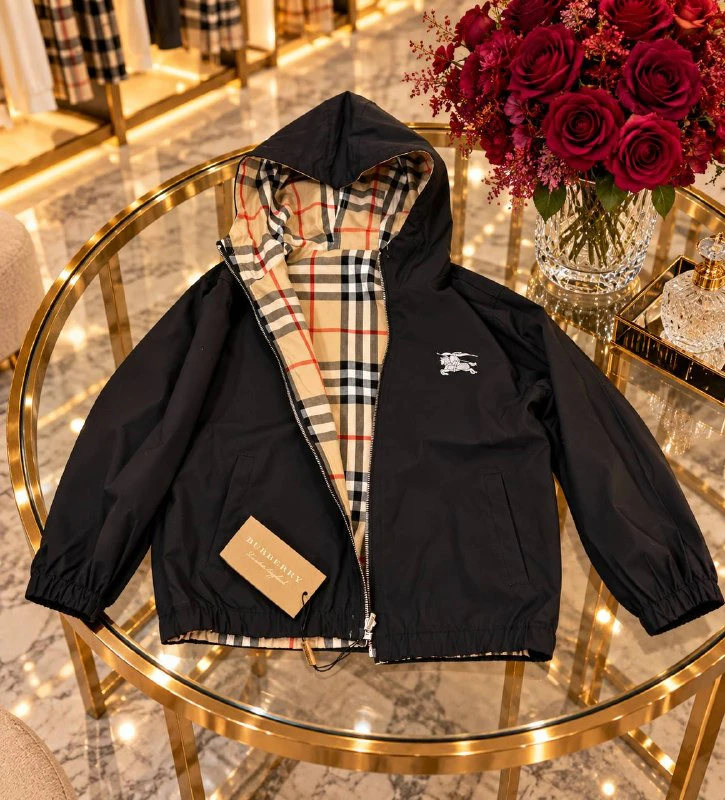 BURBERRY Курточка двухсторонняя, 6, 10/11 лет — 2