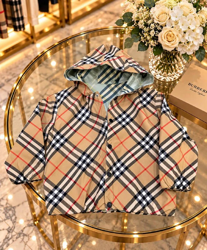 BURBERRY Курточка двухсторонняя, 4/5, 10/11 лет — 1