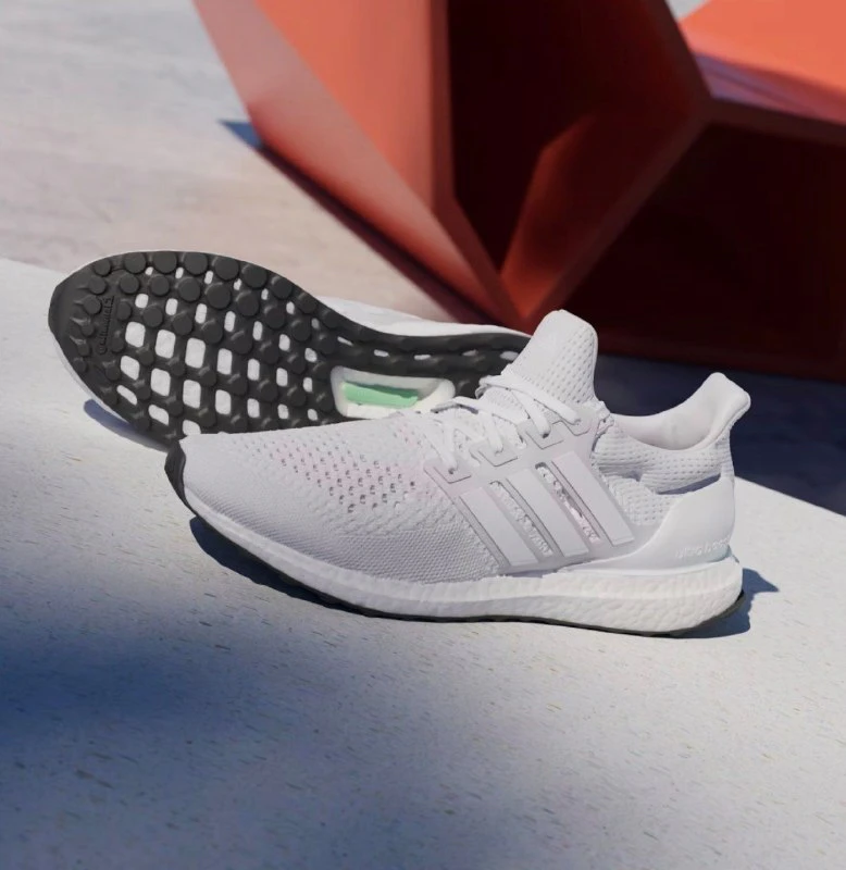 Adidas кроссовки, 8.5 — 2